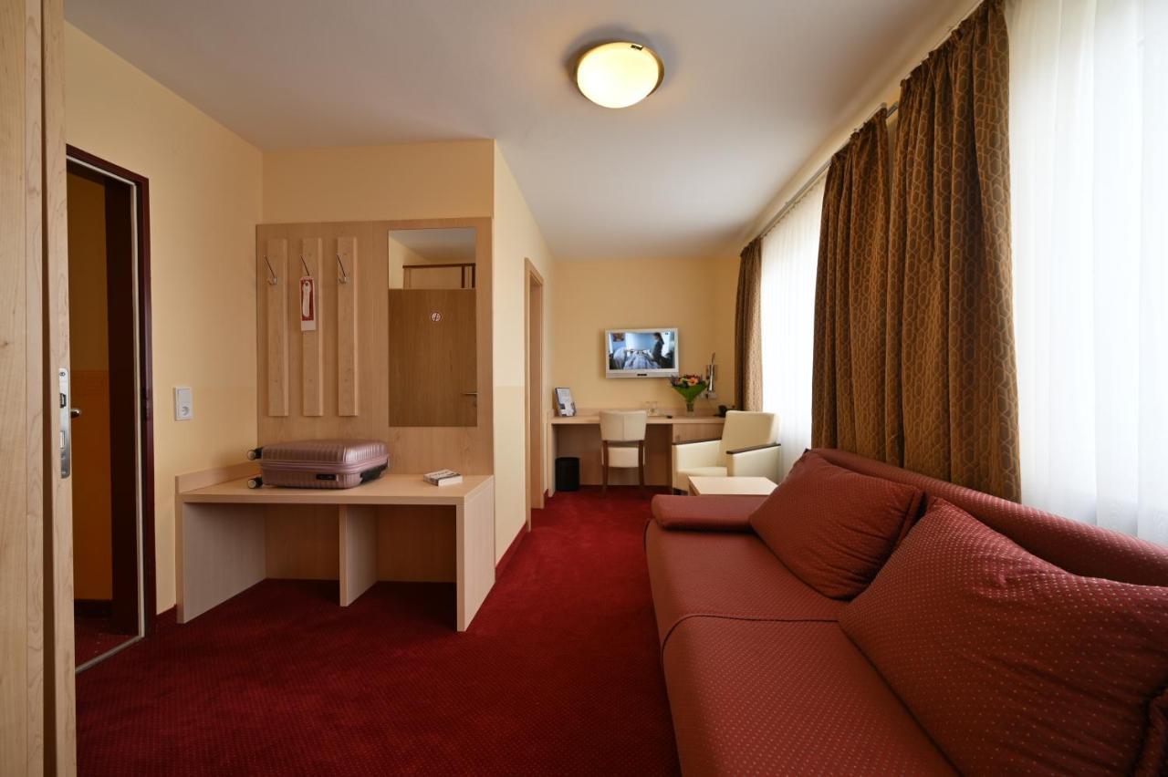 Hotel Apollo Garni Ratisbona Exterior foto