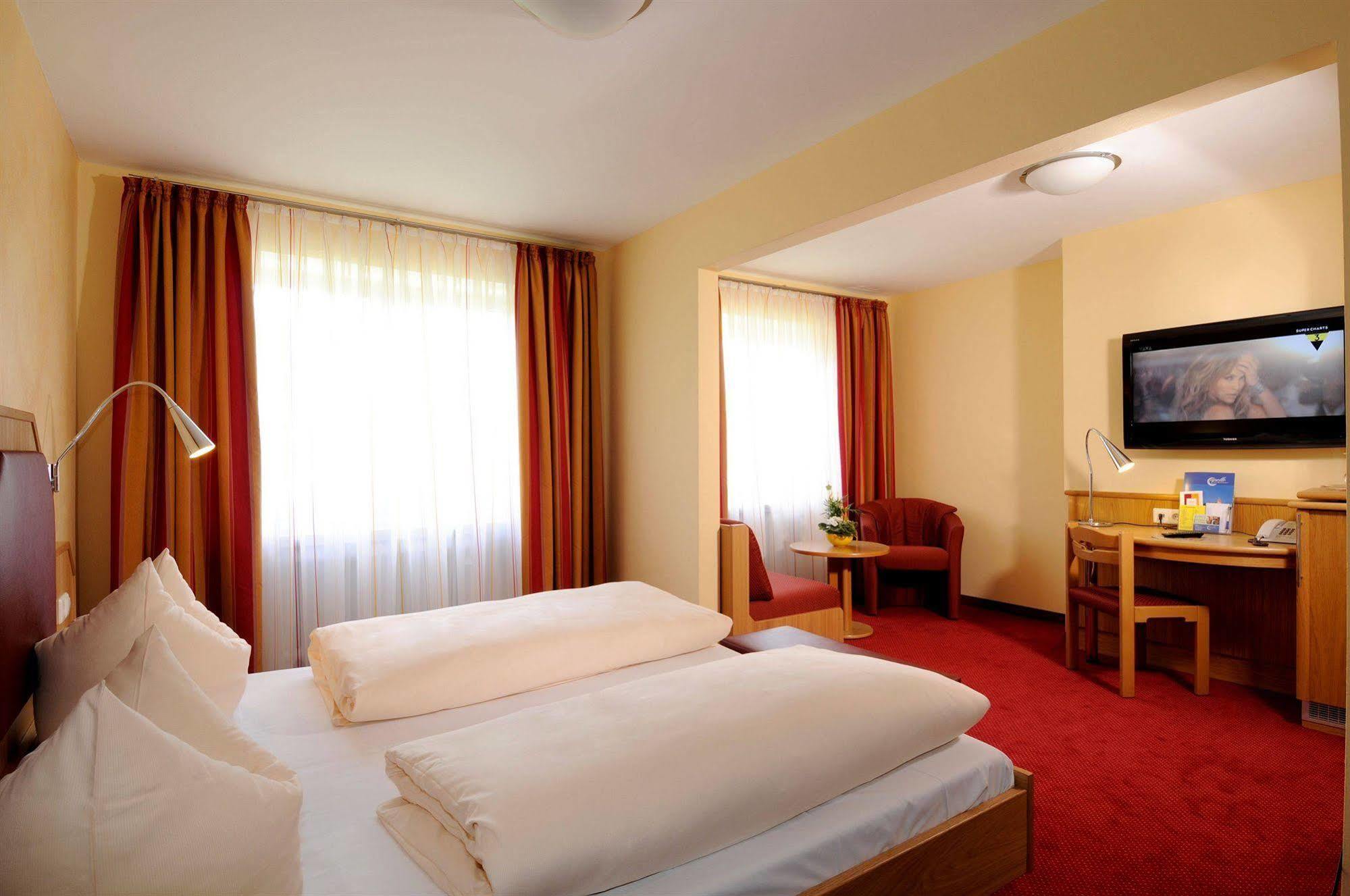 Hotel Apollo Garni Ratisbona Exterior foto